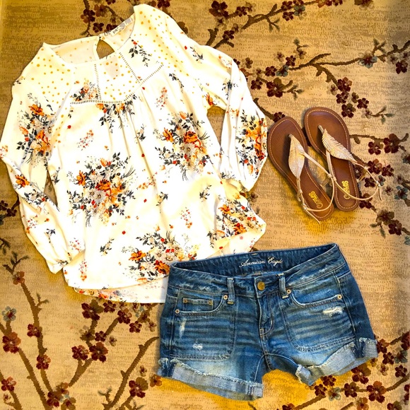 Jolt White Floral BoHo Top M Cottage Shirt Summer - Picture 2 of 6